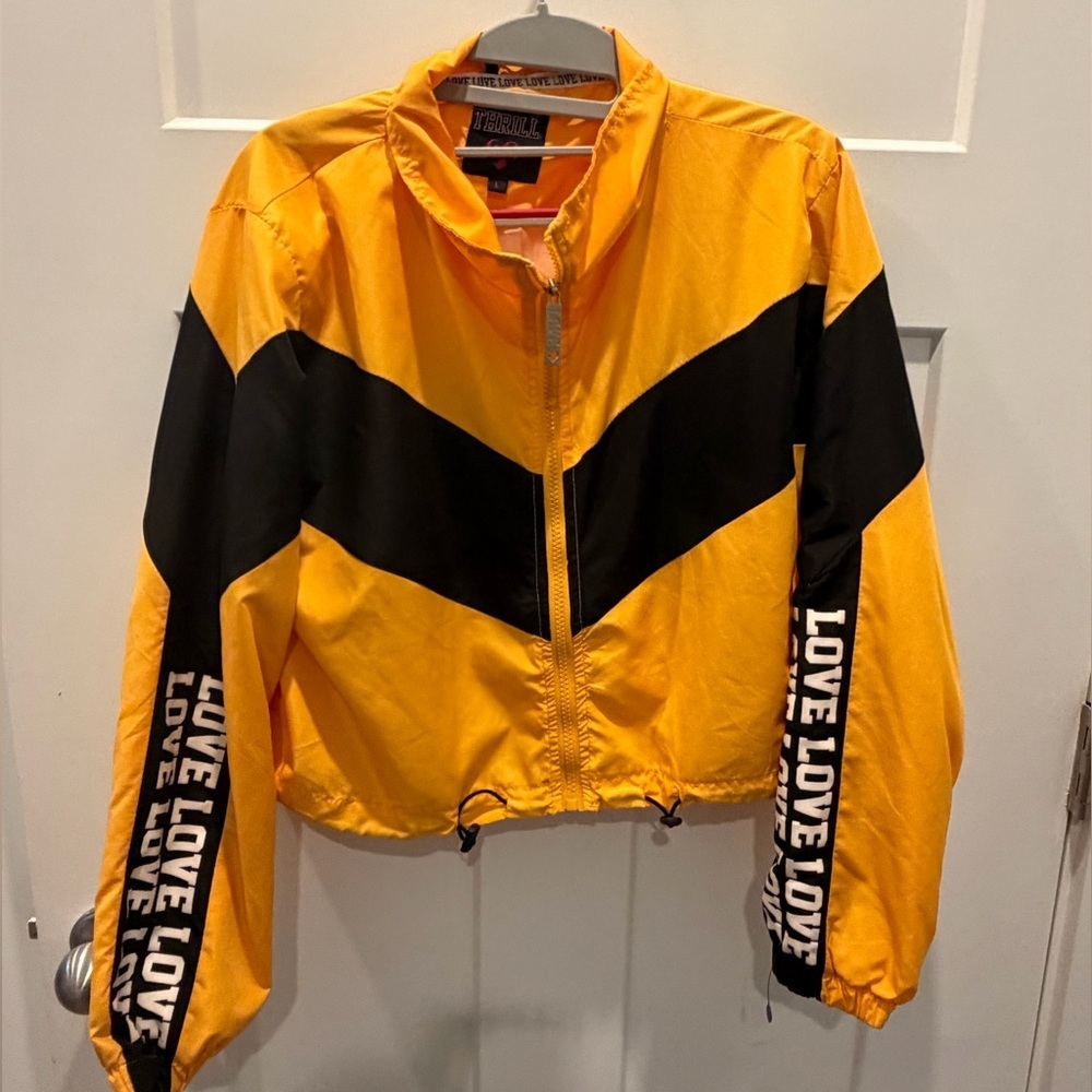 THRILL Yellow Black LOVE Graphic Cropped Windbreaker Jacket Size L